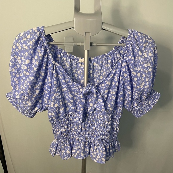 Blue and white floral off the shoulder top size small‎ Sienna Sky - Picture 1 of 8